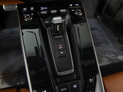 Certified 2025 Porsche 911 Carrera RWD image 32