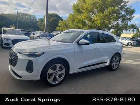 Certified 2025 Audi Q5 Prestige image 4