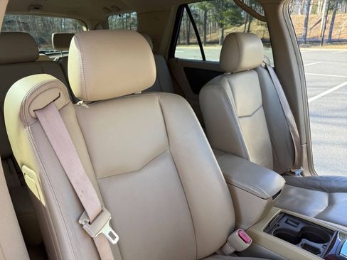 Used 2006 Cadillac SRX w/ Drivers Level One Package AWD/4WD image 21