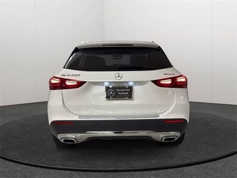 Used 2025 Mercedes-Benz GLA 250 4MATIC image 41