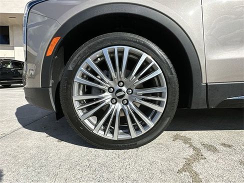 Certified 2024 Cadillac XT4 Premium Luxury image 18