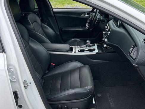 Used 2019 Kia Stinger GT2 AWD/4WD image 6
