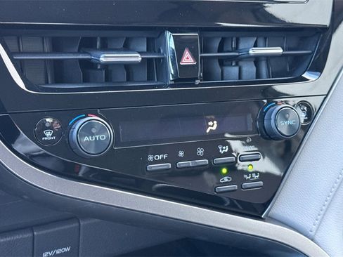 Used 2022 Toyota Camry LE image 22