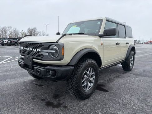 Certified 2025 Ford Bronco Badlands image 14