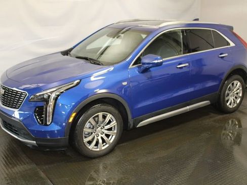 Certified 2022 Cadillac XT4 Premium Luxury w/ Cold Weather Package image 2