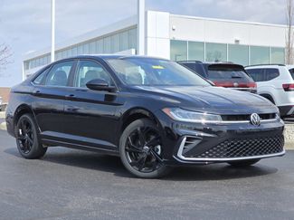 Used 2025 Volkswagen Jetta SE w/ Sunroof Package video 2