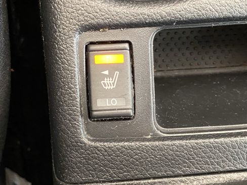 Used 2020 Nissan Rogue SV image 13