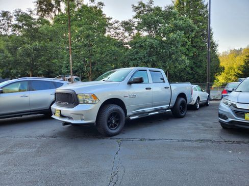 Used 2015 RAM 1500 Express AWD/4WD image 17