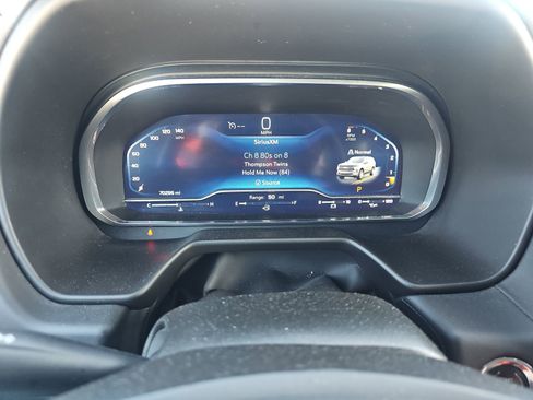 Used 2023 Chevrolet Suburban Premier image 10