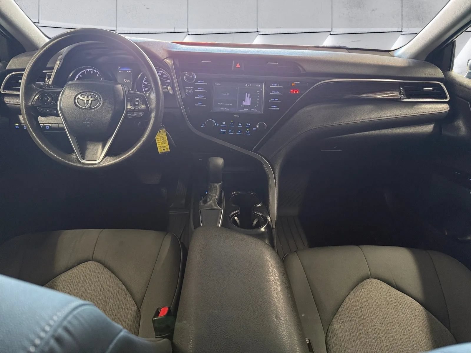 Used 2020 Toyota Camry LE FWD image 10