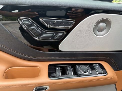 Certified 2025 Lincoln Aviator Black Label AWD/4WD image 13
