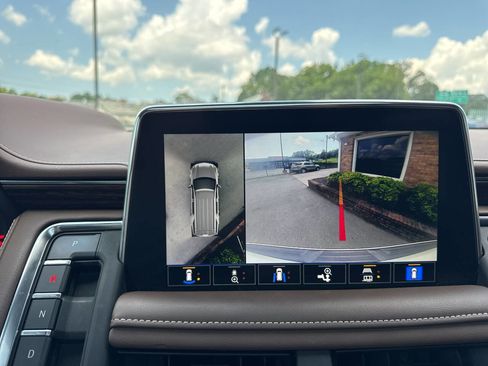 Used 2021 Chevrolet Suburban High Country image 47