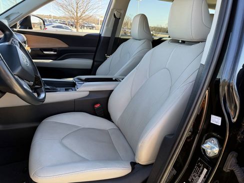 Certified 2024 Toyota Grand Highlander Limited image 26