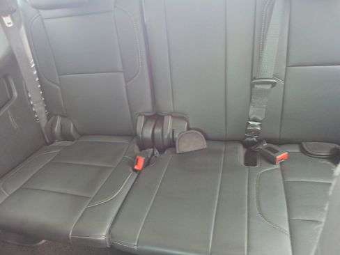 Used 2018 Chevrolet Tahoe LT w/ Luxury Package RWD image 35