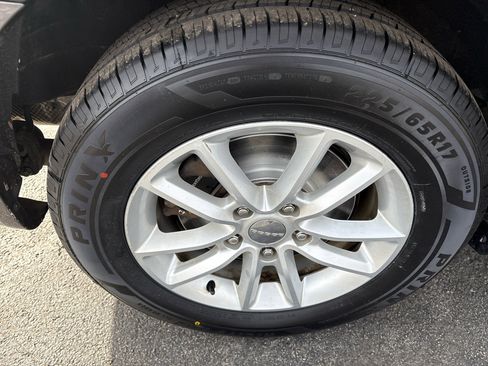 Used 2020 Dodge Grand Caravan SXT image 12