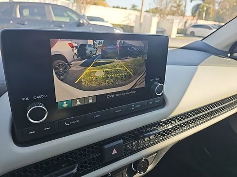 Used 2023 Honda HR-V LX image 17