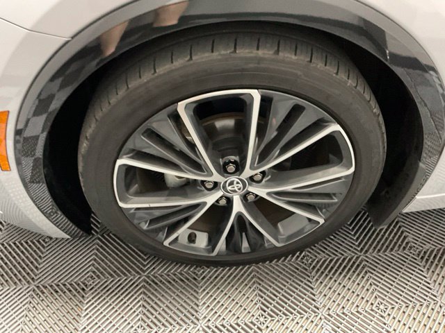 Used 2024 Toyota Prius XLE FWD image 41