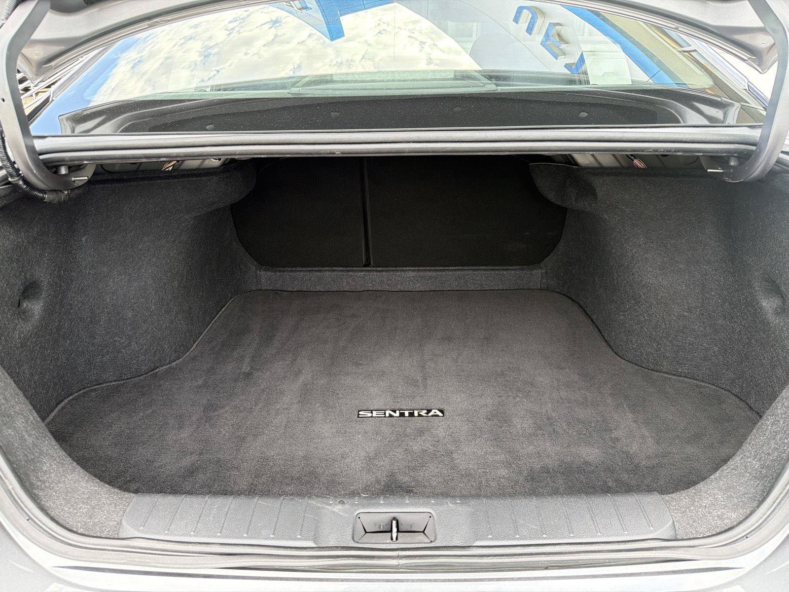 Used 2024 Nissan Sentra SV FWD image 33