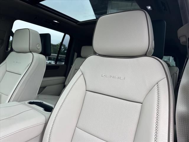 New 2026 GMC Yukon XL Denali w/ Denali Reserve Package AWD/4WD image 30