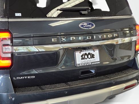 Used 2024 Ford Expedition Limited AWD/4WD image 13