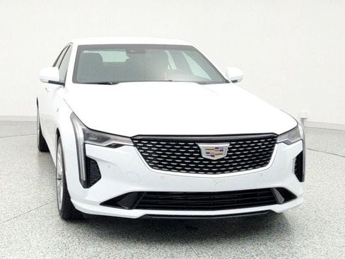 Used 2025 Cadillac CT4 Premium Luxury image 2