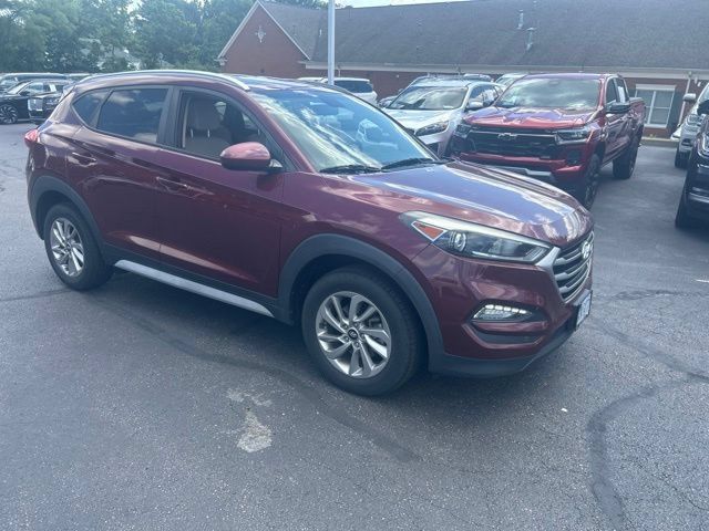 Used 2017 Hyundai Tucson SE w/ SE Popular Package 02 FWD image 2
