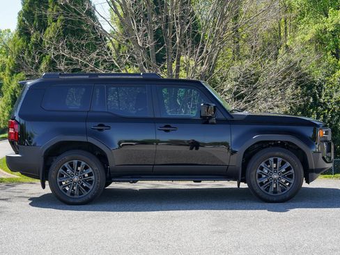Used 2025 Toyota Land Cruiser w/ Premium Package AWD/4WD image 8