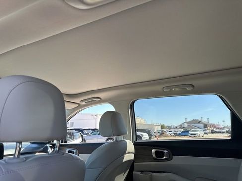 Used 2021 Kia Sorento EX w/ Panoramic Sunroof Package image 15