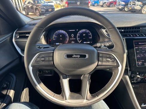 New 2025 Jeep Grand Cherokee L Laredo w/ Luxury Tech Group I image 15