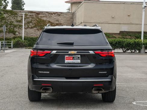 Used 2022 Chevrolet Traverse Premier FWD image 8