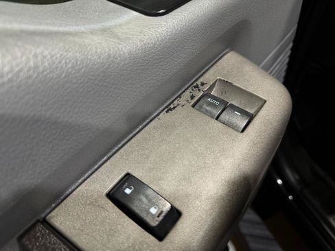 Used 2012 Ford F250 XLT w/ XLT Interior Pkg AWD/4WD image 28