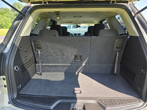 Used 2016 GMC Acadia SLE FWD image 12