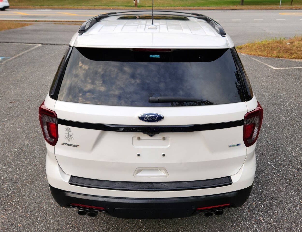 Used 2018 Ford Explorer Sport w/ Equipment Group 401A AWD/4WD image 14