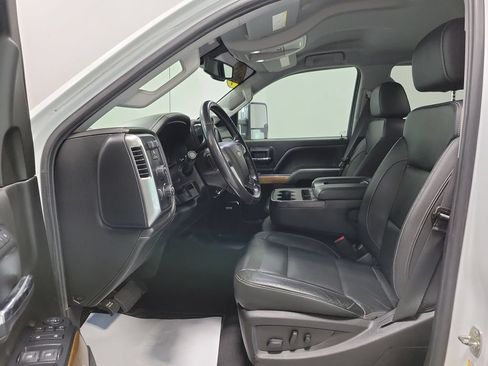 Used 2019 Chevrolet Silverado 2500 LTZ w/ Duramax Plus Package AWD/4WD image 2