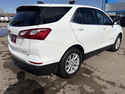 Used 2018 Chevrolet Equinox LT image 3