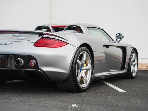 Used 2004 Porsche Carrera GT RWD image 19