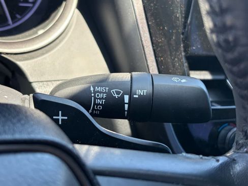 Used 2021 Toyota Camry SE w/ Carpet Mat Package (TMS) FWD image 12