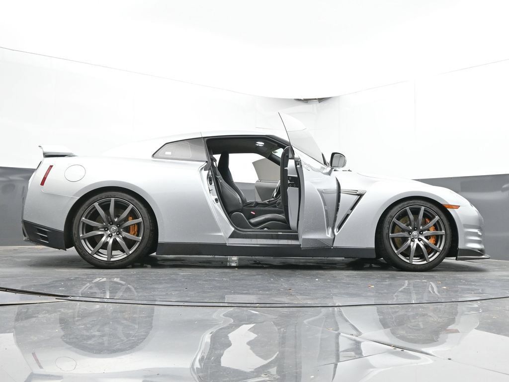 Used 2012 Nissan GT-R Premium AWD/4WD image 75