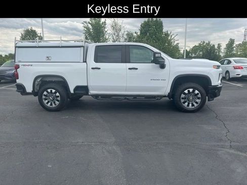 Used 2023 Chevrolet Silverado 2500 Custom w/ Custom Convenience Package AWD/4WD image 4