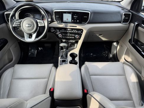 Used 2022 Kia Sportage EX w/ EX Technology Package image 12