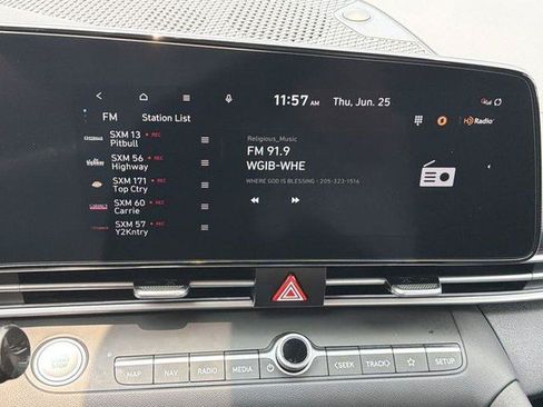 Used 2023 Hyundai Elantra Limited w/ Cargo Package FWD image 19