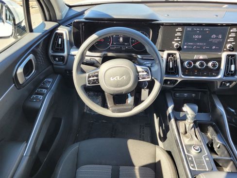 Used 2022 Kia Sorento LX image 18