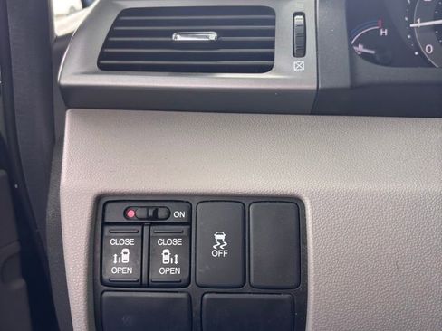Used 2013 Honda Odyssey EX image 22