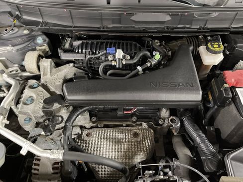 Used 2015 Nissan Rogue SV image 15