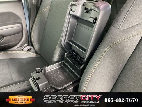 Used 2024 Jeep Gladiator Sport image 23