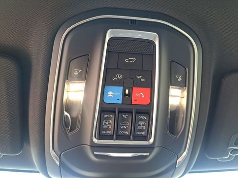 New 2025 Jeep Grand Cherokee Limited image 12