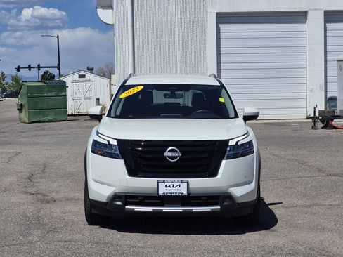 Used 2023 Nissan Pathfinder SL w/ SL Black Package AWD/4WD image 3