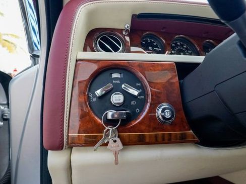 Used 2013 Rolls-Royce Phantom Sedan image 59