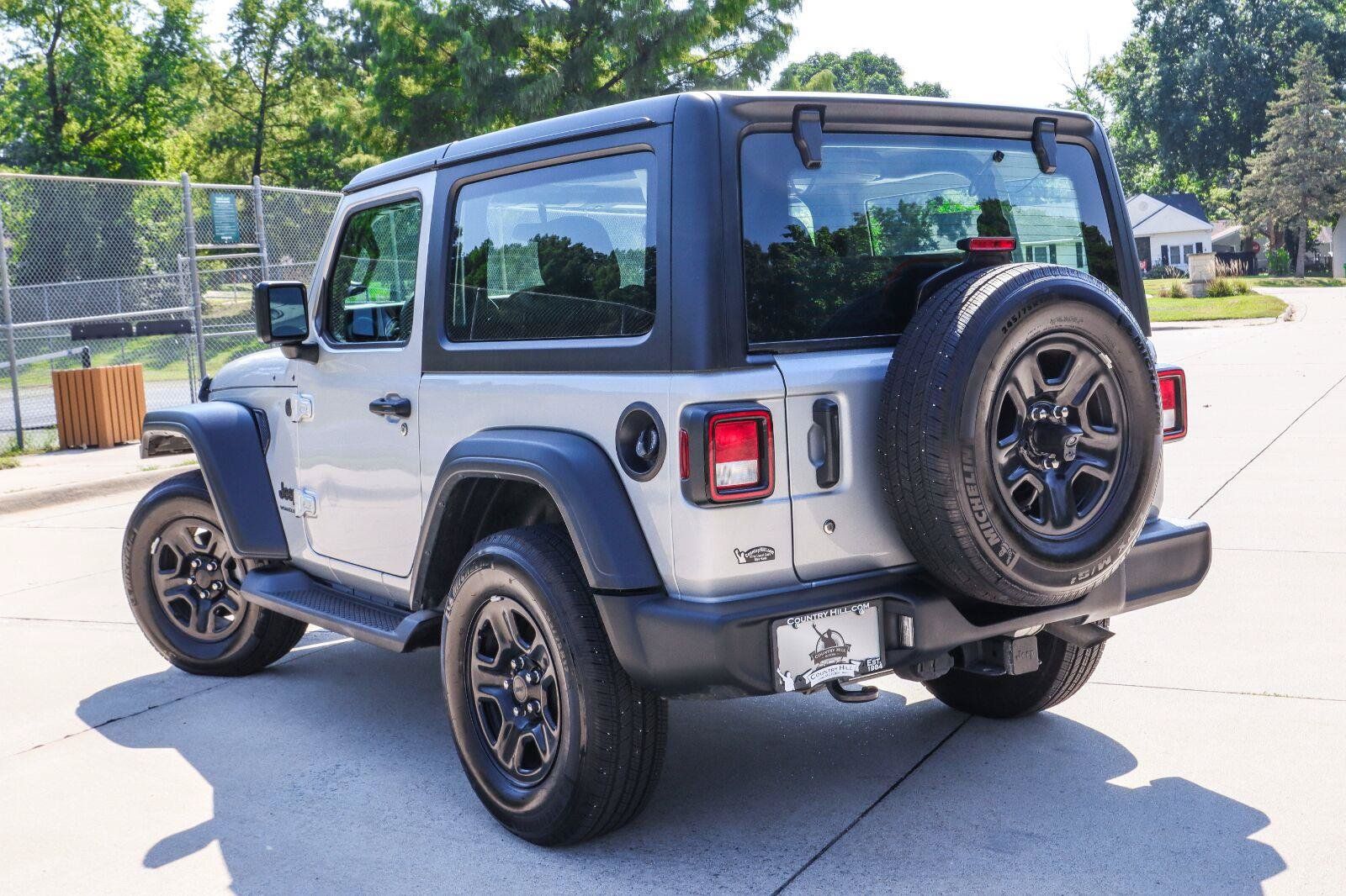 Used 2023 Jeep Wrangler Sport AWD/4WD image 14