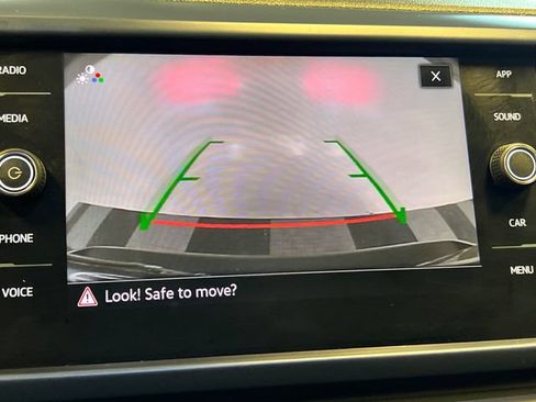 Certified 2023 Volkswagen Taos SE w/ Panoramic Sunroof Package FWD image 25